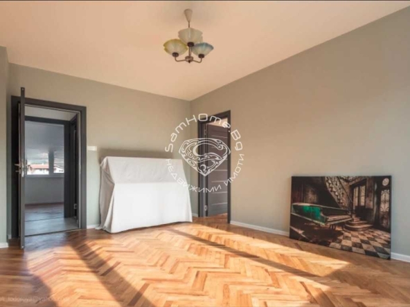 Четиристаен апартамент в Варна, Цветен квартал - 82 кв.м за 1903 €/кв.м - Снимка #1