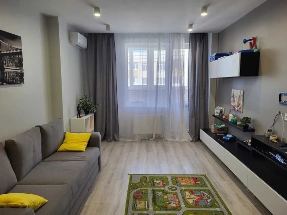 Дава се под наем Двустаен апартамент в София, Център - 55 кв.м за 408 € - Снимка #1