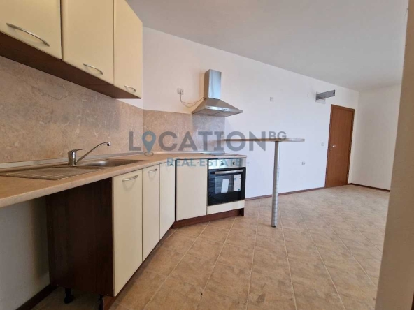 Тристаен апартамент в с. Божурец, Област Добрич - 100 кв.м за 430 €/кв.м - Снимка #1