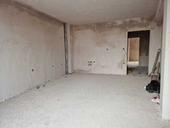 Тристаен апартамент в Варна, Погреби - 97 кв.м за 1918 €/кв.м - Снимка #1