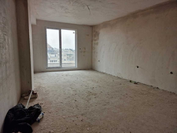 Тристаен апартамент в Варна, Погреби - 98 кв.м за 1898 €/кв.м - Снимка #1