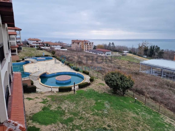 Тристаен апартамент в Бяла - 95 кв.м за 1000 €/кв.м - Снимка #1