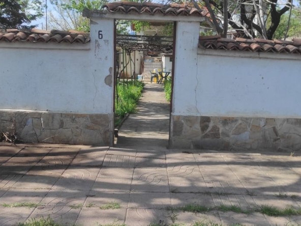 Къща в с. Асеновец, Област Сливен - 2200 кв.м за 26 €/кв.м - Снимка #1