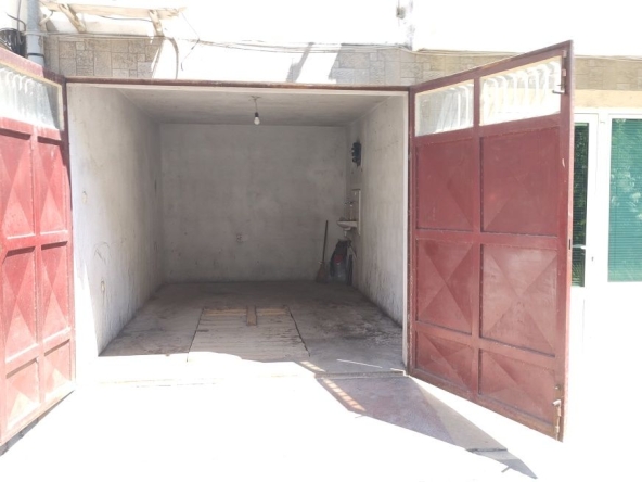 Дава се под наем Гараж / Паркомясто в Стара Загора, Казански - изток - 15 кв.м за 61.2 € - Снимка #1