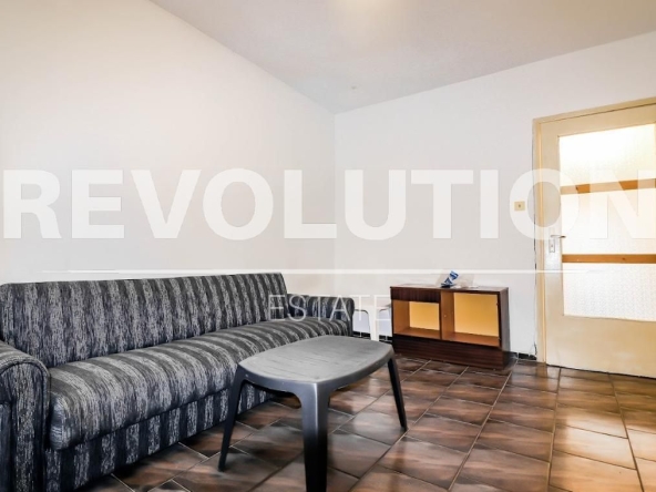 Дава се под наем Едностаен апартамент в Варна, Зимно кино Тракия - 45 кв.м за 310 € - Снимка #1