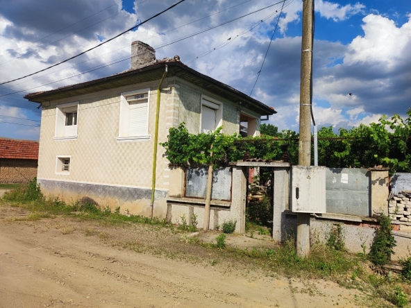 Къща в с. Бегово, Област Пловдив - 160 кв.м за 250 €/кв.м - Снимка #1