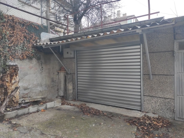 Дава се под наем Гараж / Паркомясто в Горна Оряховица - 22 кв.м за 56.1 € - Снимка #1