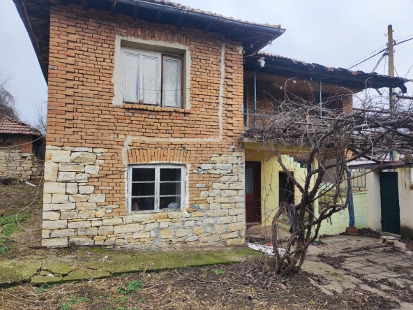 Къща в с. Копривец, Област Русе - 84 кв.м за 104 €/кв.м - Снимка #1