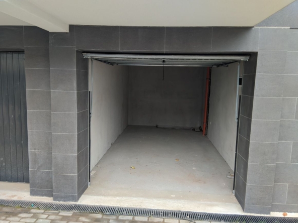 Дава се под наем Гараж / Паркомясто в София, Малинова долина - 16 кв.м за 127.5 € - Снимка #1