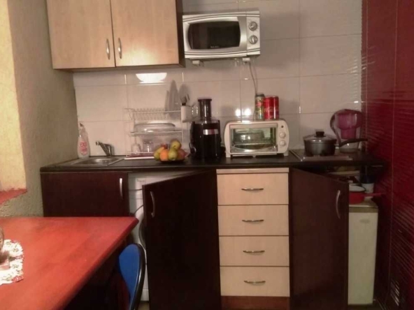 Дава се под наем Едностаен апартамент в Бургас, Възраждане - 30 кв.м за 130 € - Снимка #1