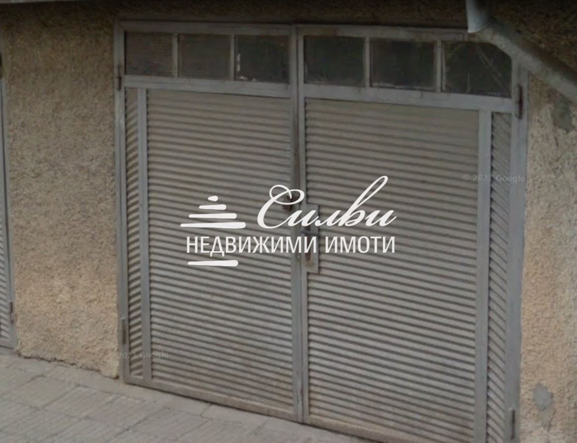 Гараж / Паркомясто в Шумен, Математическа гимназия - 18 кв.м за 1417 €/кв.м - Снимка #1