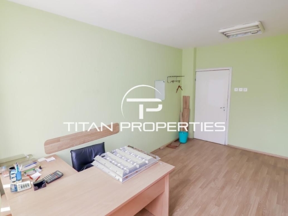 Дава се под наем Офис в Варна, ЖП Гара - 15 кв.м за 115 € - Снимка #1