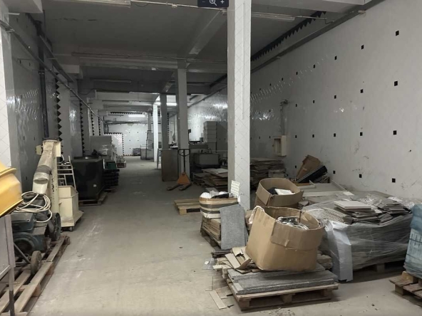 Дава се под наем Склад в Варна, Северна промишлена зона - 525 кв.м за 2142 € - Снимка #1