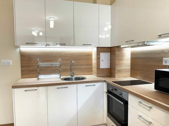 Дава се под наем Двустаен апартамент в Пловдив, Христо Смирненски - 74 кв.м за 405 € - Снимка #1