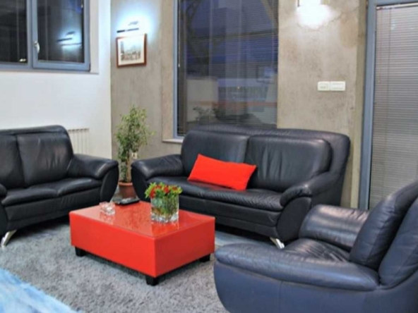 Дава се под наем Двустаен апартамент в Пловдив, Кършияка - 65 кв.м за 306 € - Снимка #1