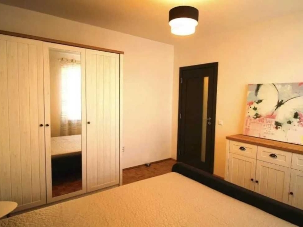 Дава се под наем Двустаен апартамент в Пловдив, Център - 48 кв.м за 204 € - Снимка #1