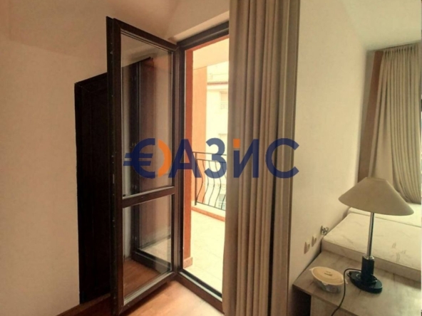 Двустаен апартамент в Несебър - 101 кв.м за 801 €/кв.м - Снимка #1