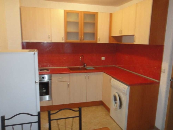 Дава се под наем Двустаен апартамент в Бургас, Изгрев - 50 кв.м за 79.05 € - Снимка #1