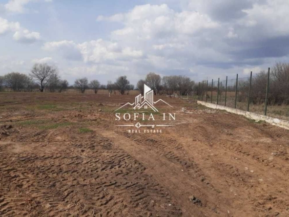 Парцел в с. Доброславци, Област София-град - 5719 кв.м за 41 €/кв.м - Снимка #1
