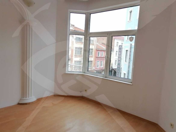 Тристаен апартамент в Пловдив, Център - 99 кв.м за 1839 €/кв.м - Снимка #1