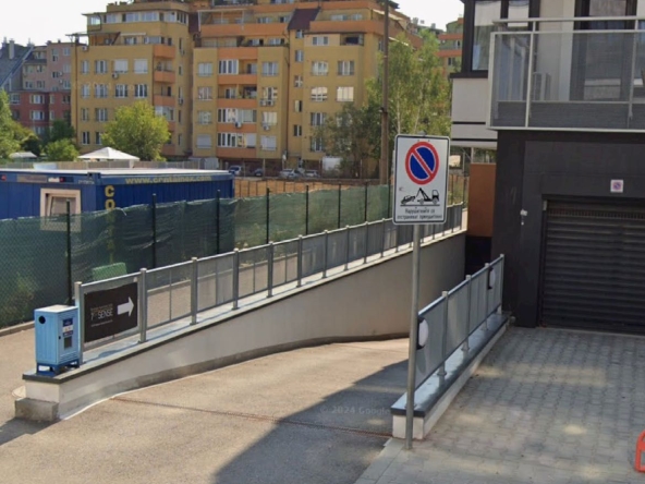 Дава се под наем Гараж / Паркомясто в София, Витоша - 22 кв.м за 122.4 € - Снимка #1