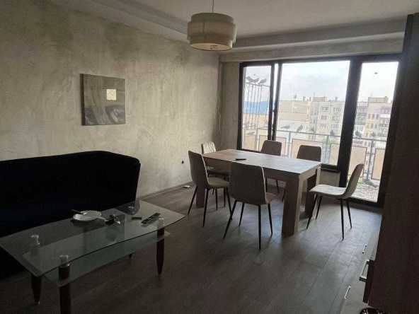 Тристаен апартамент в Казанлък - 84 кв.м за 723 €/кв.м - Снимка #1