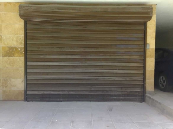 Дава се под наем Гараж / Паркомясто в Варна, Цветен квартал - 20 кв.м за 153 € - Снимка #1