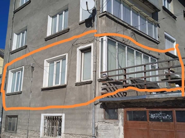 Етаж от къща в Смолян, Нов център - 90 кв.м за 1256 €/кв.м - Снимка #1