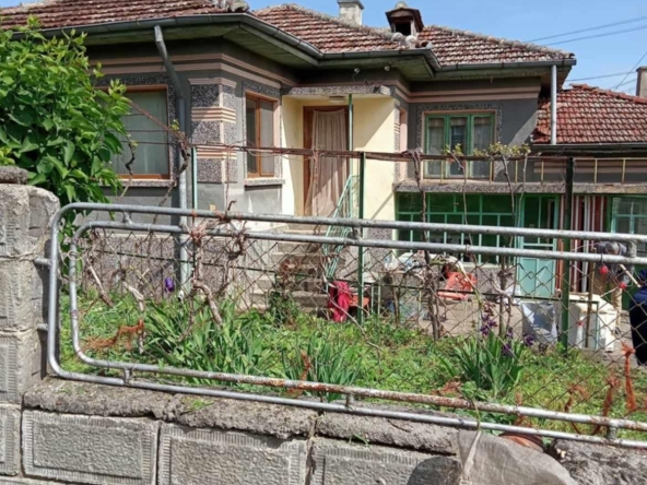 Къща в Мартен - 1889 кв.м за 11 €/кв.м - Снимка #1