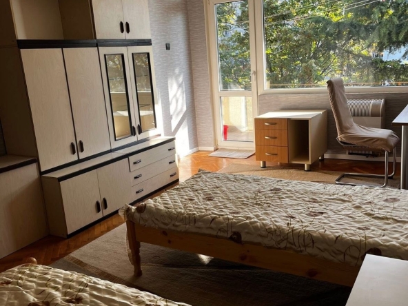 Дава се под наем Тристаен апартамент в Варна, ХЕИ - 75 кв.м за 548.25 € - Снимка #1