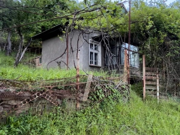 Къща в Ботевград - 780 кв.м за 33 €/кв.м - Снимка #1