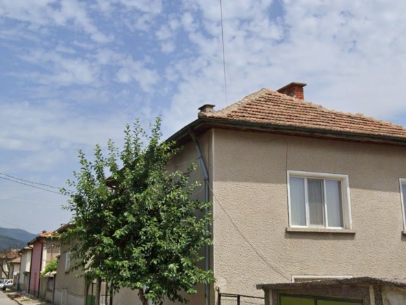 Етаж от къща в Крън - 90 кв.м за 510 €/кв.м - Снимка #1