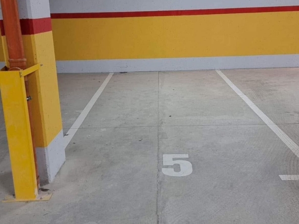 Дава се под наем Гараж / Паркомясто в Велико Търново, Акация - 12 кв.м за 51 € - Снимка #1