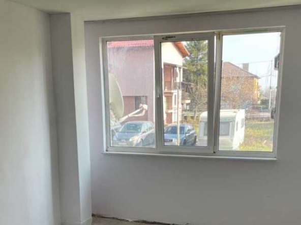 Дава се под наем Тристаен апартамент в София, Бенковски - 80 кв.м за 612 € - Снимка #1