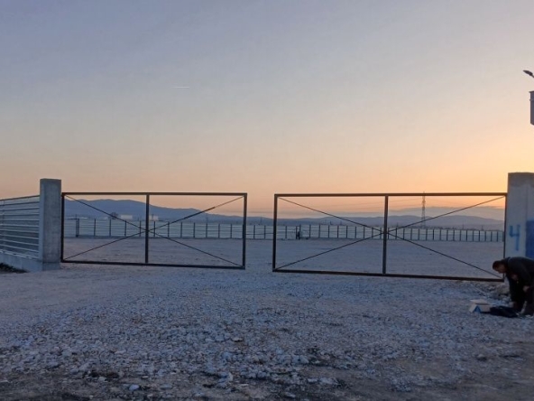 Дава се под наем Склад в с. Волуяк, Област София-град - 2000 кв.м за 51 € - Снимка #1