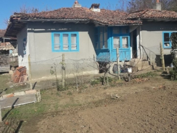 Къща в с. Нова Попина, Област Силистра - 1000 кв.м за 11 €/кв.м - Снимка #1