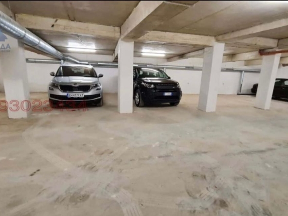 Дава се под наем Гараж / Паркомясто в София, Малашевци - 40 кв.м за 112.2 € - Снимка #1