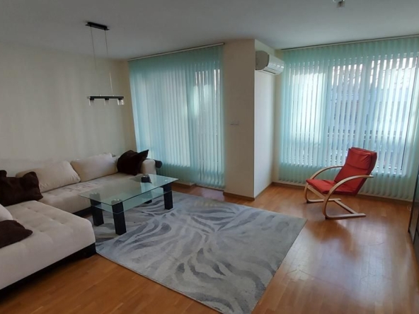 Дава се под наем Тристаен апартамент в Пловдив, Каменица 1 - 90 кв.м за 520 € - Снимка #1
