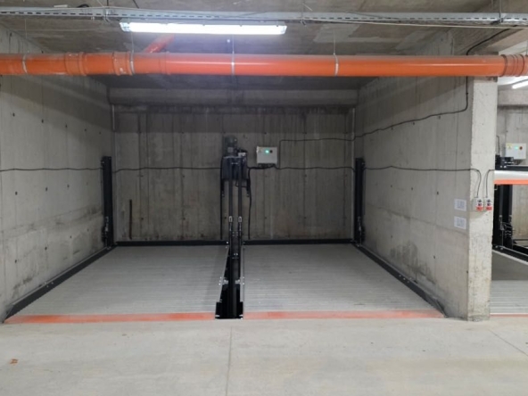 Дава се под наем Гараж / Паркомясто в София, Връбница 2 - 17 кв.м за 129.54 € - Снимка #1