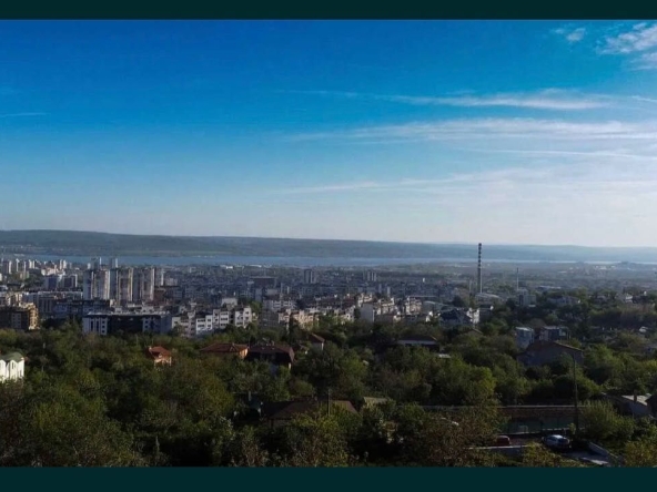 Парцел в Варна, Младост 1 - 2000 кв.м за 50 €/кв.м - Снимка #1