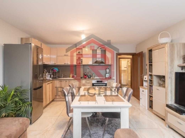 Дава се под наем Тристаен апартамент в Варна, Възраждане 3 - 97 кв.м за 561 € - Снимка #1