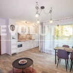 Дава се под наем Тристаен апартамент в Варна, Център - 100 кв.м за 1000 € - Снимка #1