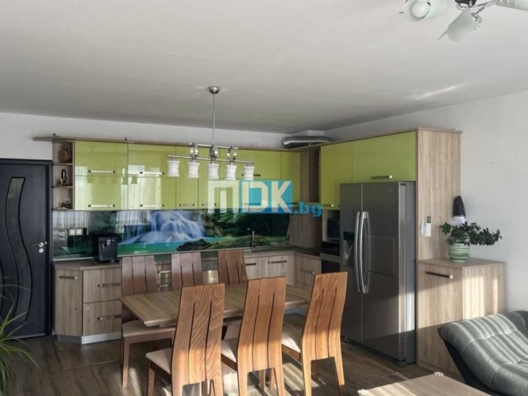 Дава се под наем Тристаен апартамент в Пловдив, Въстанически - 105 кв.м за 510 € - Снимка #1