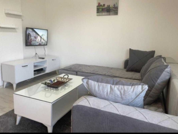 Дава се под наем Двустаен апартамент в София, Център - 70 кв.м за 433.5 € - Снимка #1