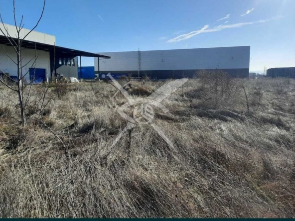 Парцел в София, Враждебна - 3922 кв.м за 88 €/кв.м - Снимка #1