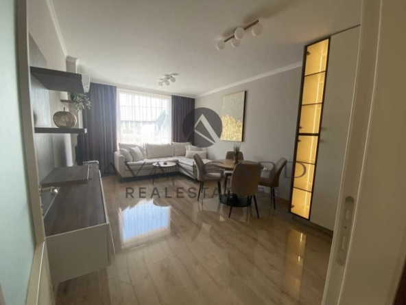 Тристаен апартамент в Пловдив, Център - 100 кв.м за 2180 €/кв.м - Снимка #1