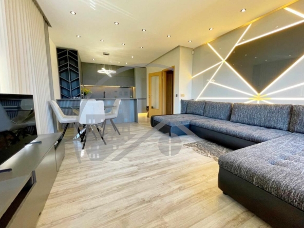 Тристаен апартамент в Балчик - 136 кв.м за 413 €/кв.м - Снимка #1