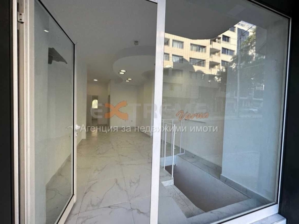 Дава се под наем Магазин в Варна, Бизнес хотел - 52 кв.м за 498.27 € - Снимка #1