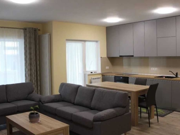 Дава се под наем Тристаен апартамент в Пловдив, Каменица 2 - 90 кв.м за 331.5 € - Снимка #1