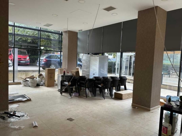 Дава се под наем Офис в Варна, Младост 1 - 122 кв.м за 915 € - Снимка #1